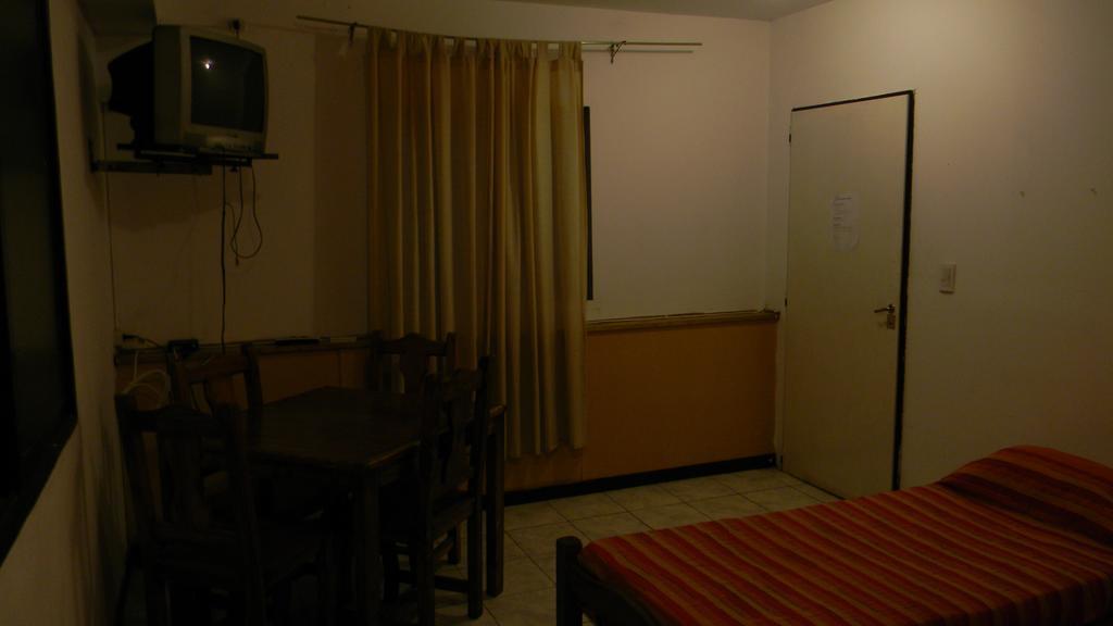 Punto Urbano Hostel Μεντόζα Δωμάτιο φωτογραφία